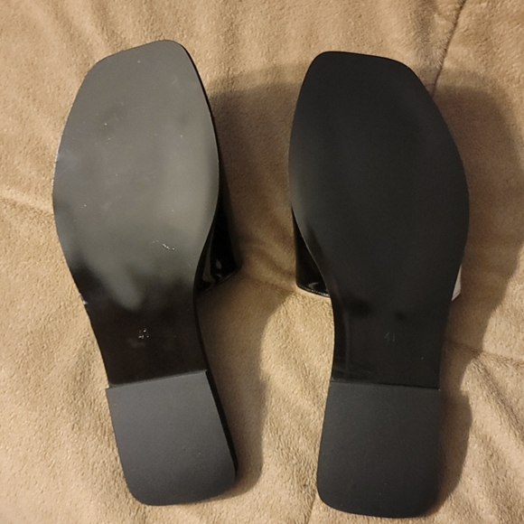 New without box black & white sandals size 9-9.5 - Picture 5 of 5
